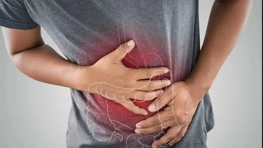 أسوأ المشروبات لصحة الأمعاء